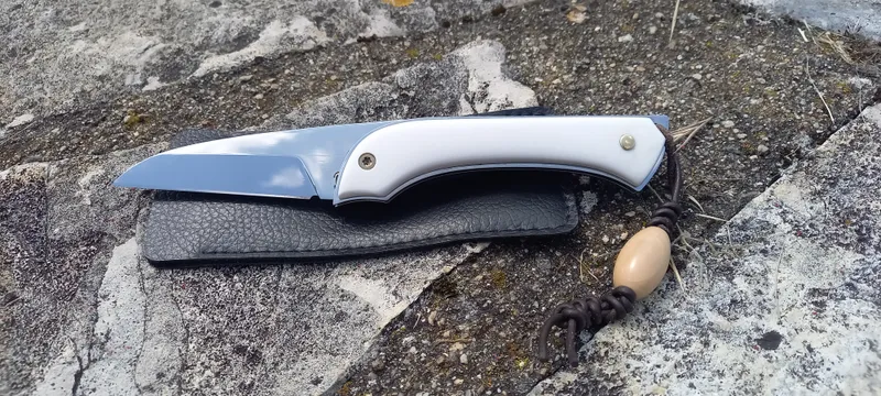Modèle le Romuld Elforyn blanc (1)