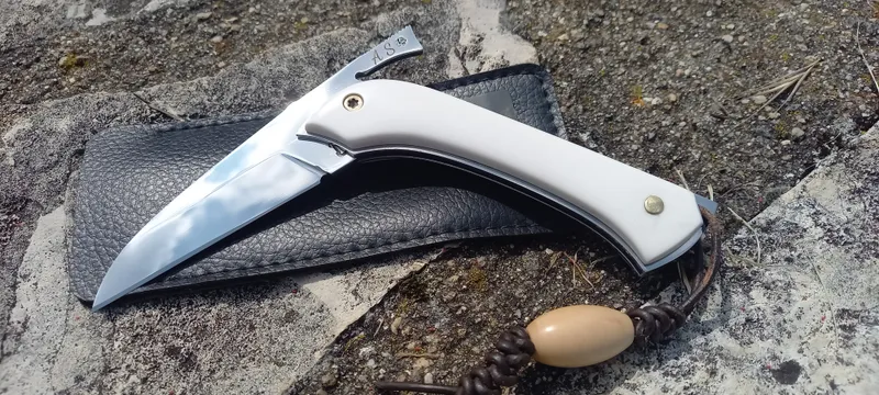 Modèle le Romuld Elforyn blanc (2)