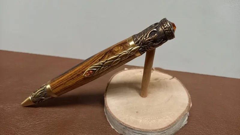 Stylo Pégase Bois de Serpent. Gamme prestige