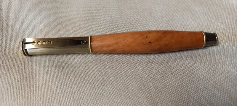 Stylo bille en bois de bruyère. Gamme chic